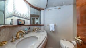80' Azimut Flybridge "Grace" bathroom