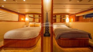 97' Hargrave Twin Staterooms