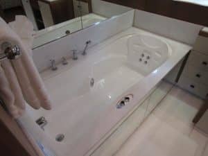 105' Leopard bath tub