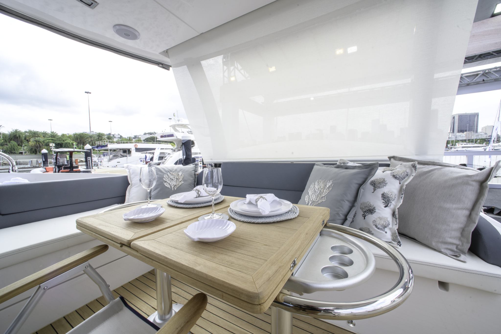 Sessa F48 INT_VAZ6406